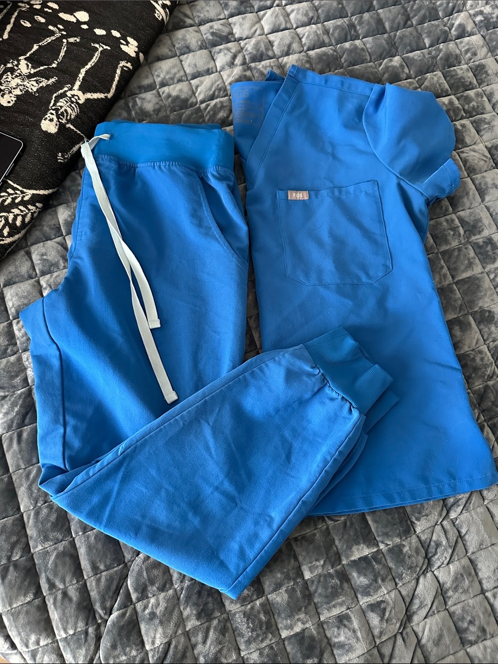 Figs Women's Bright Blue Jogger Sweatpants and Top Set